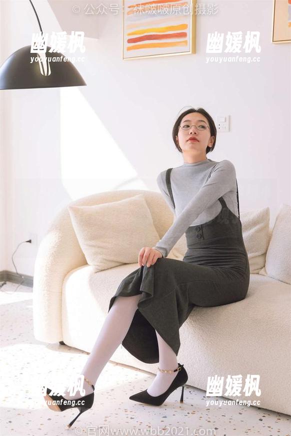 BoBoSocks袜啵啵 - 等一下，看这组小甜豆的女仆装图片，脑海中竟浮现了不少奇怪的想法？