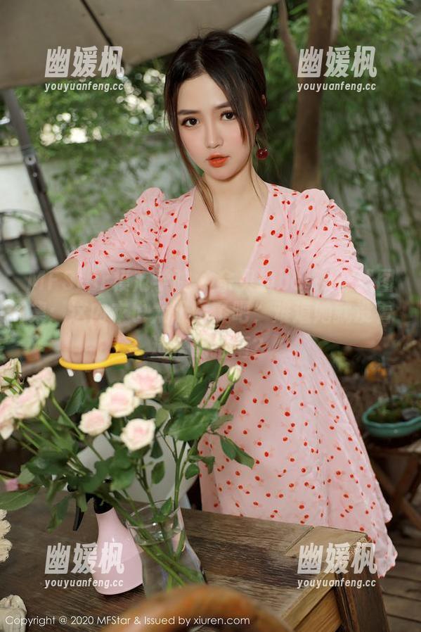 MFStar模范学院 - 佘贝拉bella在线图集：这内衣也太吸睛了吧，难道她就没看过搭配指南？