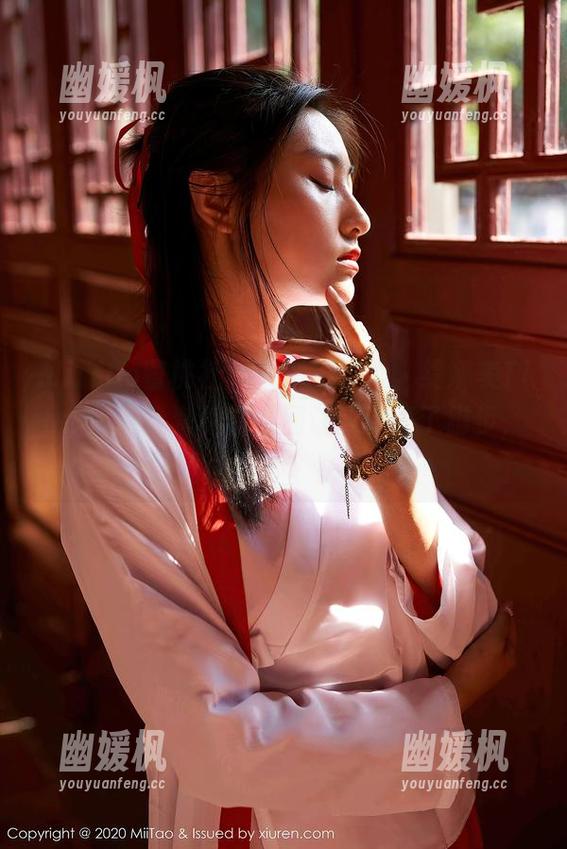 MiiTao蜜桃社 - 一个不小心，缇娜美Tinami的全套棉袜原图让我调整了脚步，袜子也太有个性了吧！