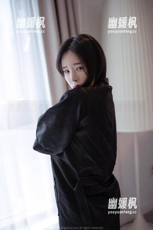 全套黑白作品，Pia(피아)果然是能把情绪压缩得刚刚好的女王。