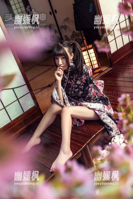 TouTiao头条女神 - 在网上目睹JennyR的写真，天使也有偷懒的时候吧？