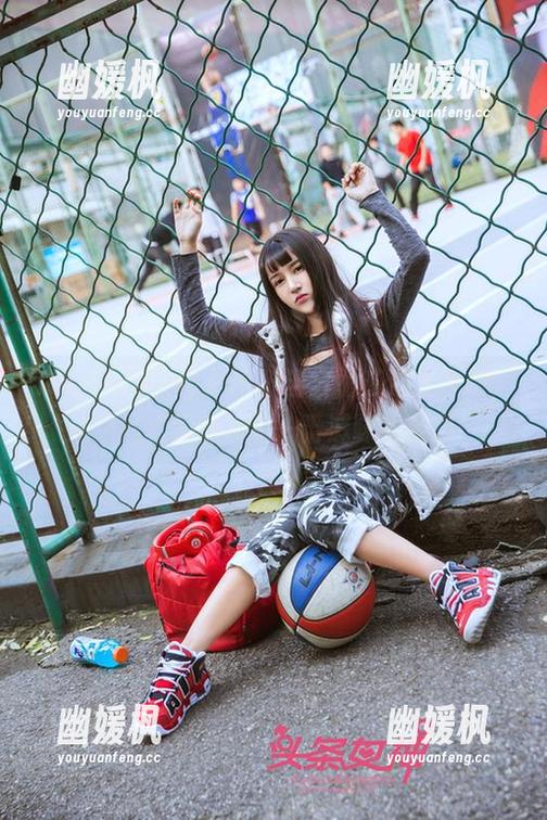 TouTiao头条女神 - 当古丽苏遇上网袜，这组写真竟然别有一番滋味的图集！