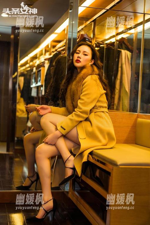 TouTiao头条女神-王佳凝 TouTiao头条女神 - 王佳凝的双人写真,瞧那照片,似乎在挑逗你的想象。