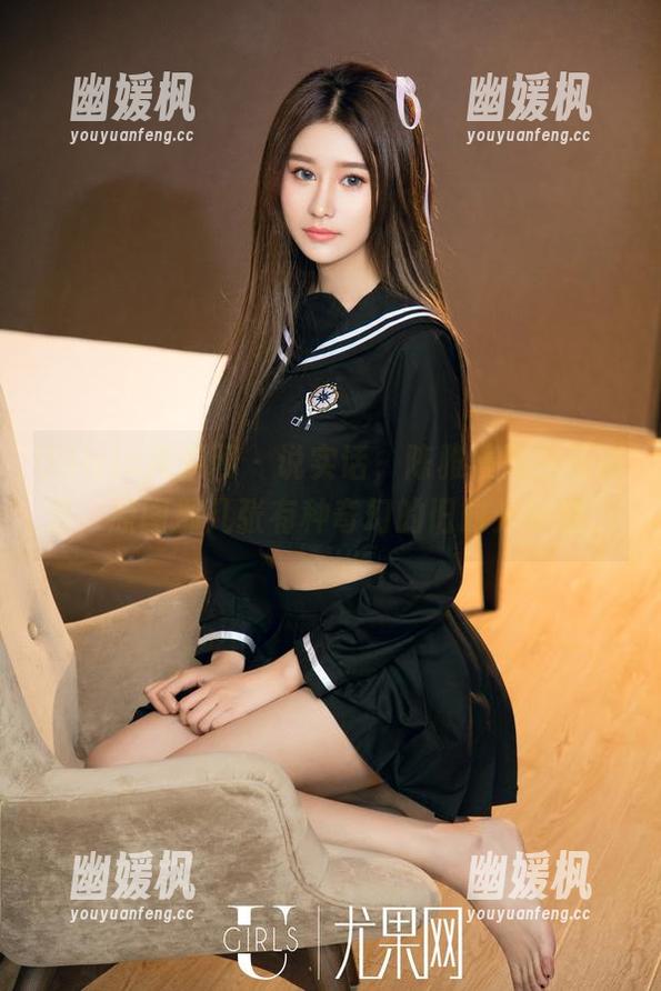 UGirls尤果网 - 说实话，陈雅漫黑白写真里，原图那几张有种奇幻的旧时光味道。