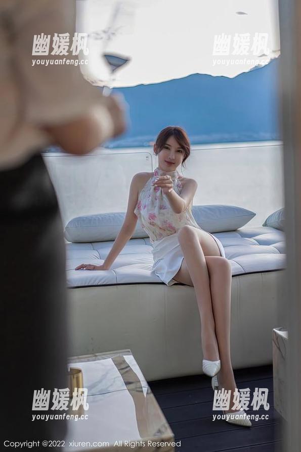 Xiuren秀人网 - 这礼服简直是小甜angle的个人名片了，大家快去图库下载，不然就亏了！
