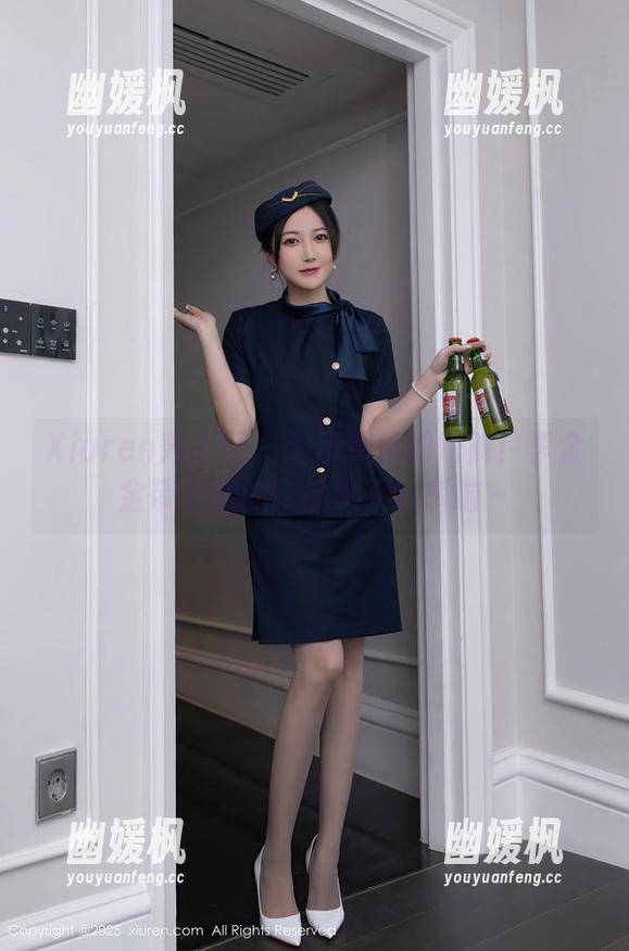 Xiuren秀人网 - 无所畏惧的短裤！李金金带着她的作品集来分享啦～