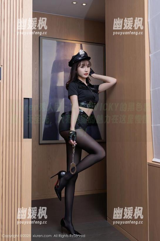 Xiuren秀人网 - 陈雅漫VICKY的黑色套图：无圣光，只有黑暗的魅力在这里慢慢流淌！