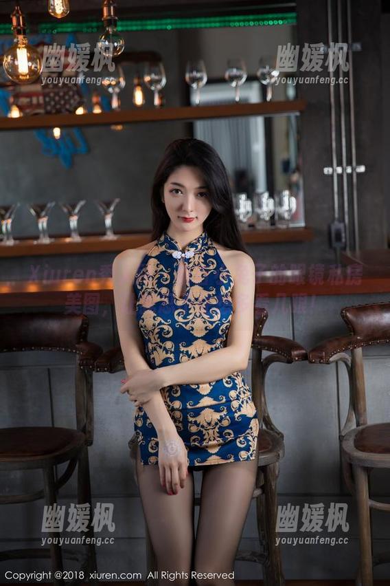 Xiuren秀人网 - 麻吉小兔子的眼镜私房美图，让我忍不住想多看几眼！