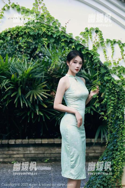 Xiuren秀人网 - 当龙女sunny穿上黑色，原图能否挡得住我心中那一抹小雀跃！