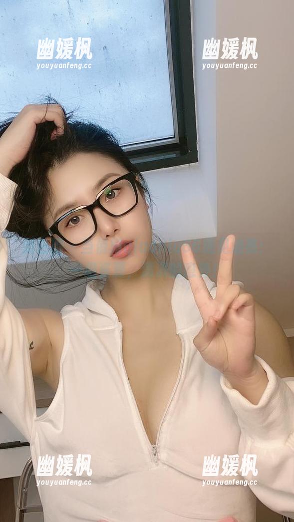 微密圈 - 当俏妞qiaoniu66遇见油亮：一组资源，满满的意外！