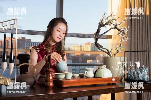 克拉女神 - 纪轩的原图，不透明的内心倒是令人意外
