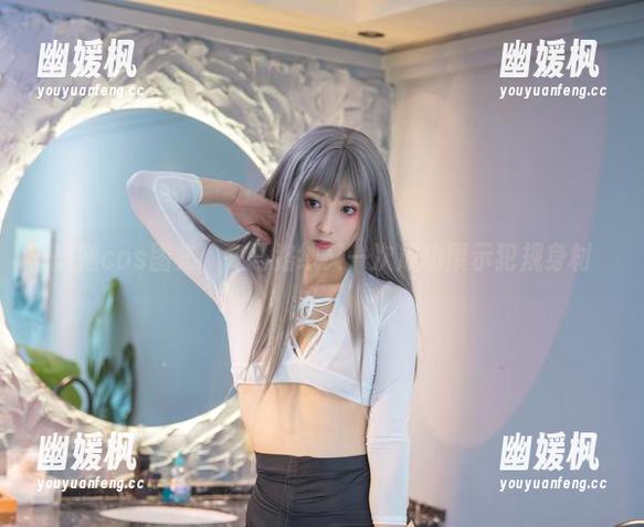 美腿cos图集，冬马路纱又一次成功展示犯规身材