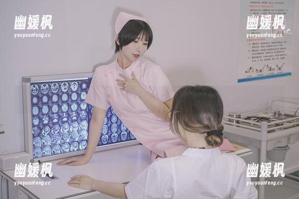 千万别小瞧，奶桃桃的写真集有种油亮的喧嚣