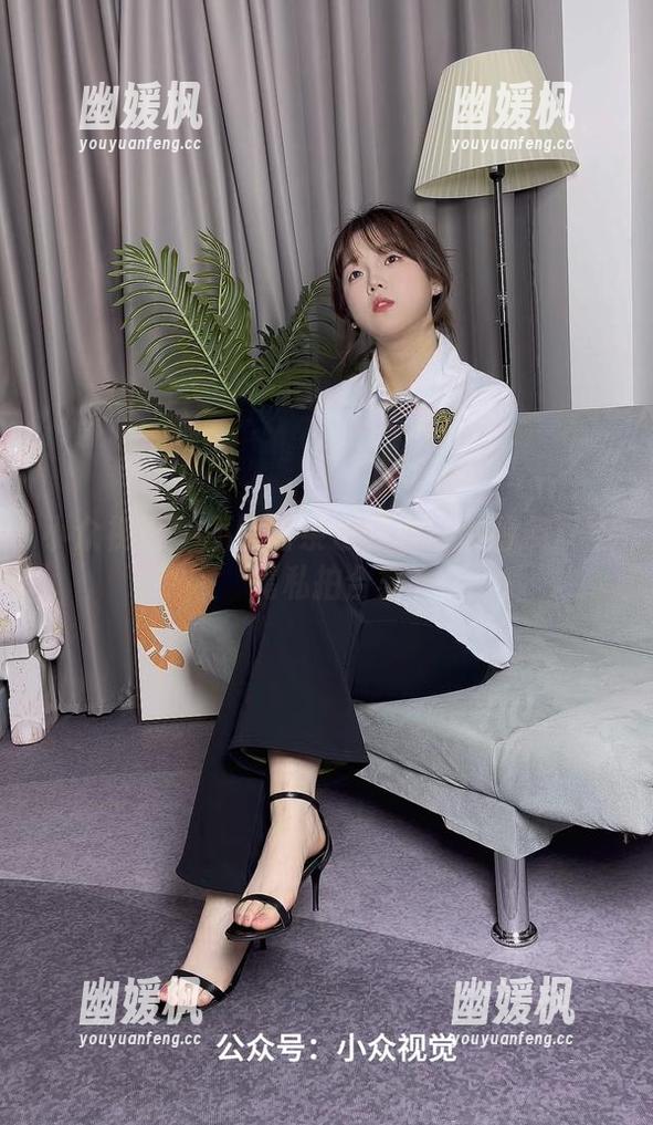 小众视觉 - 不吃薯条也要看！小薯条双马尾私拍合集