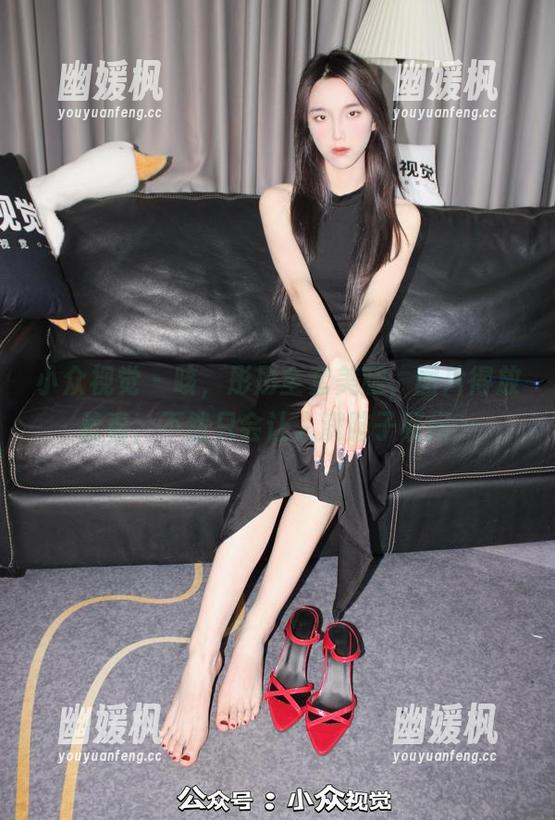 小众视觉-彤彤 小众视觉 - 咳,彤彤全套美腿,图片得放着看,不然只会让人满脑子疑问…