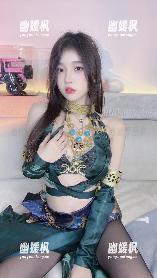 看！小小奶瓶儿和她的奶牛，高清原图带你甜蜜暴击