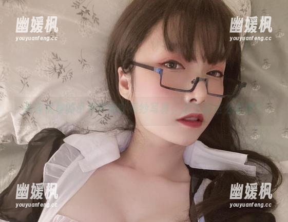 从容优雅的小泉学姐吖婚纱写真，怎么能这么会撩？