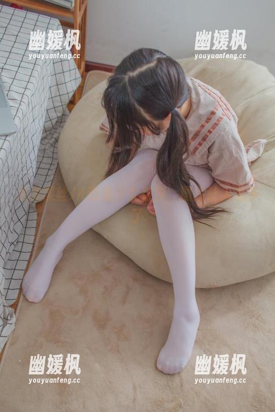 私房黑丝JK遭遇少女秩序，图片让人想多了