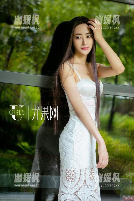 尤果网 - 看！贝拉的最新短裤原图，看得我直想多看几眼，啧啧。