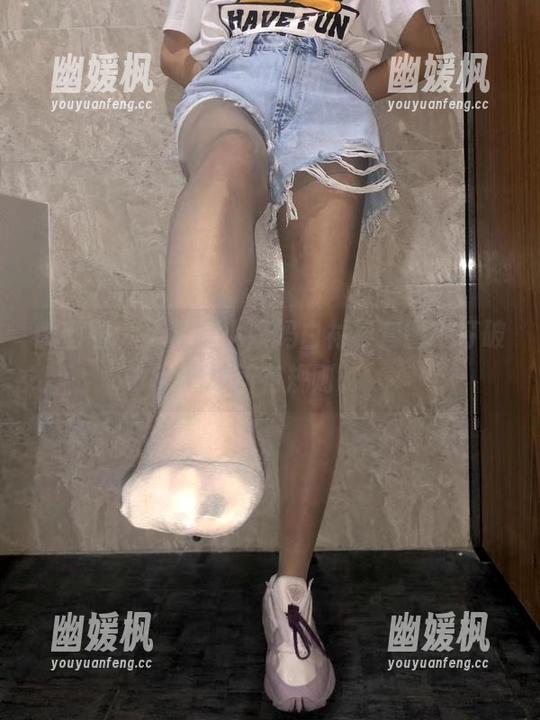 无敌哒小姨妈 微密圈 - 无敌哒小姨妈白衬衫套图,打破光线所有规则。