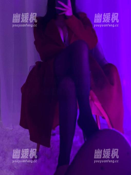 微密圈 - 当是可馨耶化身白色女神，美图亮眼之余，壁纸铺满整面墙也是气质。