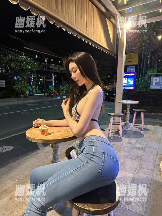 是小逗逗 微密圈 - 游弋在是小逗逗的泳衣美图中,你能离开吗?