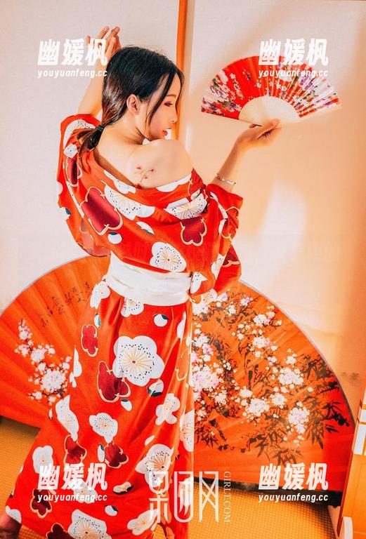 果团网 - 穿越时光的校服写真，莫雅琪的图包让所有记忆复苏！