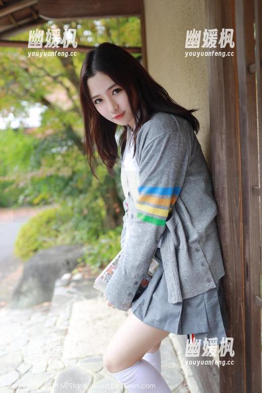 模范学院-Evelyn艾莉 模范学院 - Evelyn艾莉的美腿写真:定制一条腿的专属服务,想要几条?