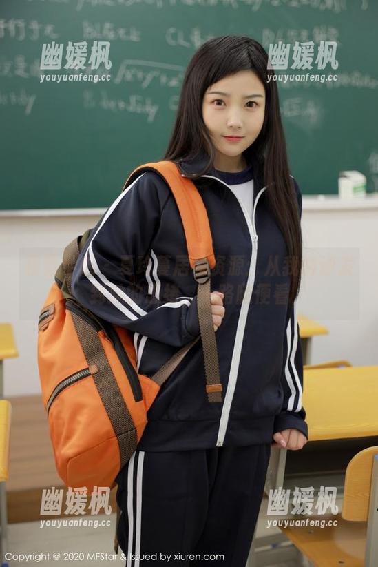 模范学院-夏玲蔓 模范学院 - 夏玲蔓居家资源:从我的沙发到她的思绪,一路随便看