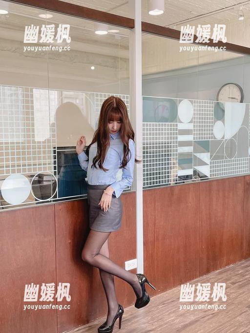 泥泥汝等你，这可是个带点悬念的cos图包，等我慢慢品呢！