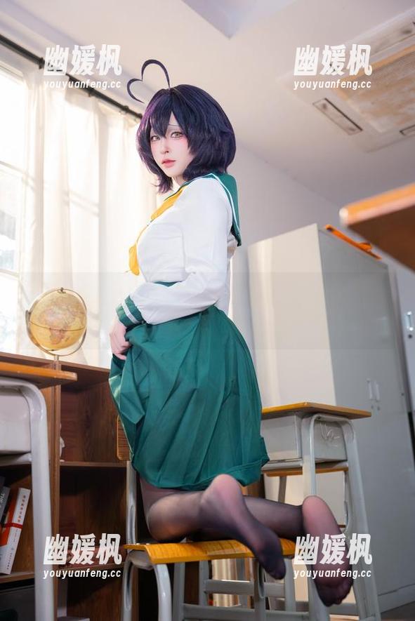 清水由乃和她的女仆原图，完美壁纸选择！