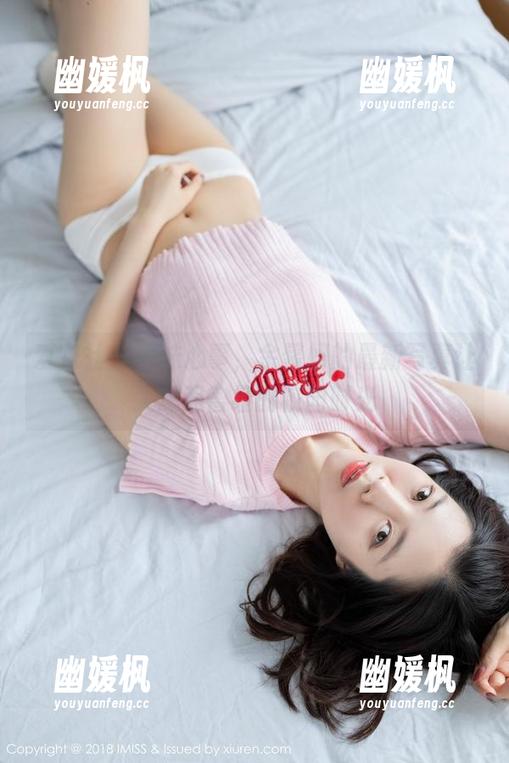 爱蜜社 - 学妹心事，余馨妍的最新写真让人想起曾经的校园时光