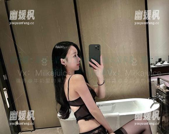 微密圈 - 听说牛奶里的果汁最新放出女孩作品，期待不期待！先喝一口再说吧...