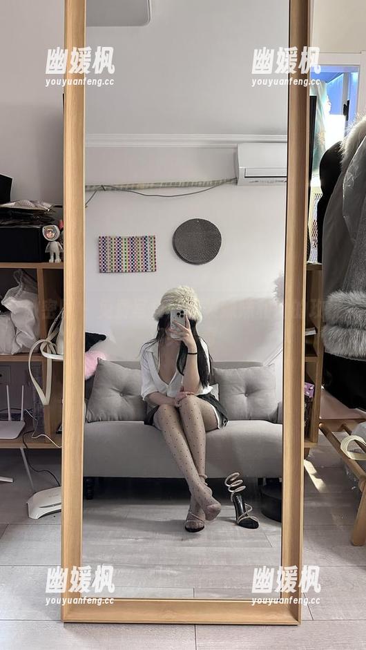 微密圈 - 免费写真：金发妹妹和她的玫桃泡芙传奇