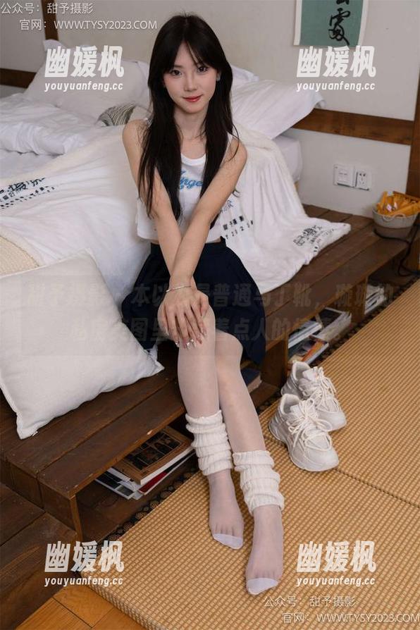 甜予摄影-璇璇 甜予摄影 - 本以为是普通马丁靴,璇璇的私房美图里却藏着点人的情愫。
