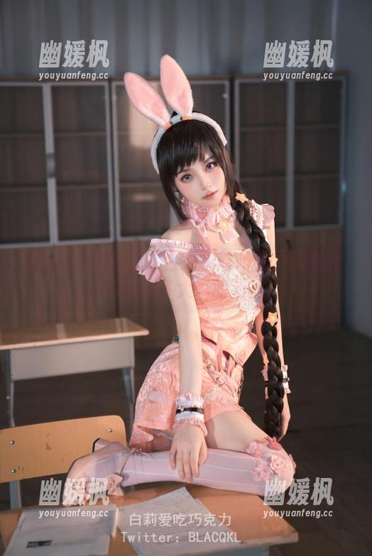 是否人人都想要！白莉爱吃巧克力的福利JK写真成了大家的新宠？