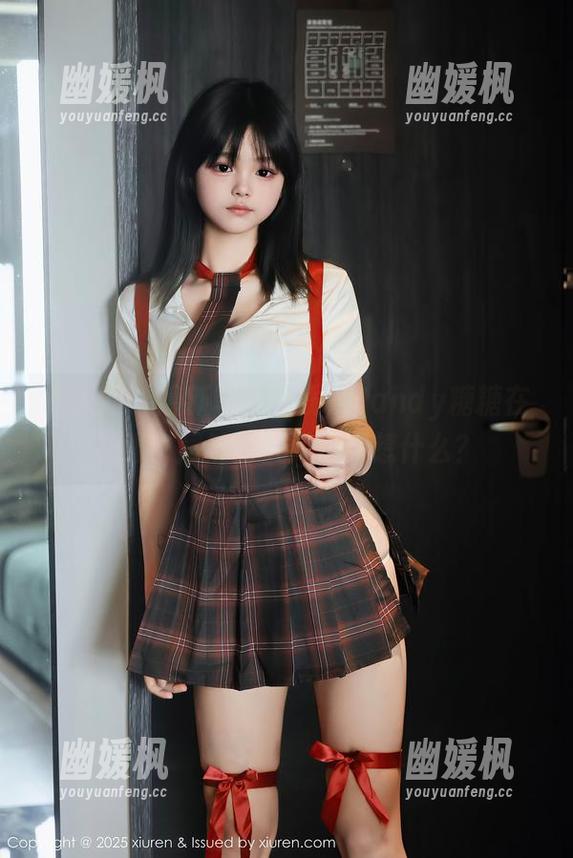 秀人网 - 最新写真上线，Candy糖糖在礼服中居然有人问她在想什么？