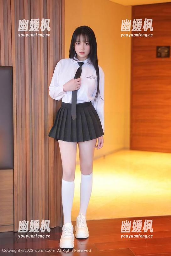 秀人网-Carol周妍希 秀人网 - Carol周妍希穿上睡衣的无圣光图集,虽然没有光环,却光彩夺目!