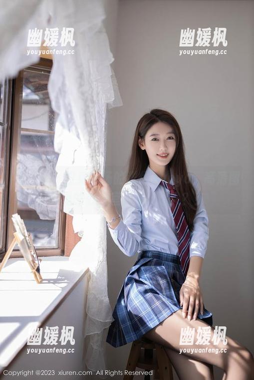 秀人网 - 投身职场的张优ayoyo，高清图册里的办公室如此...迷人？！