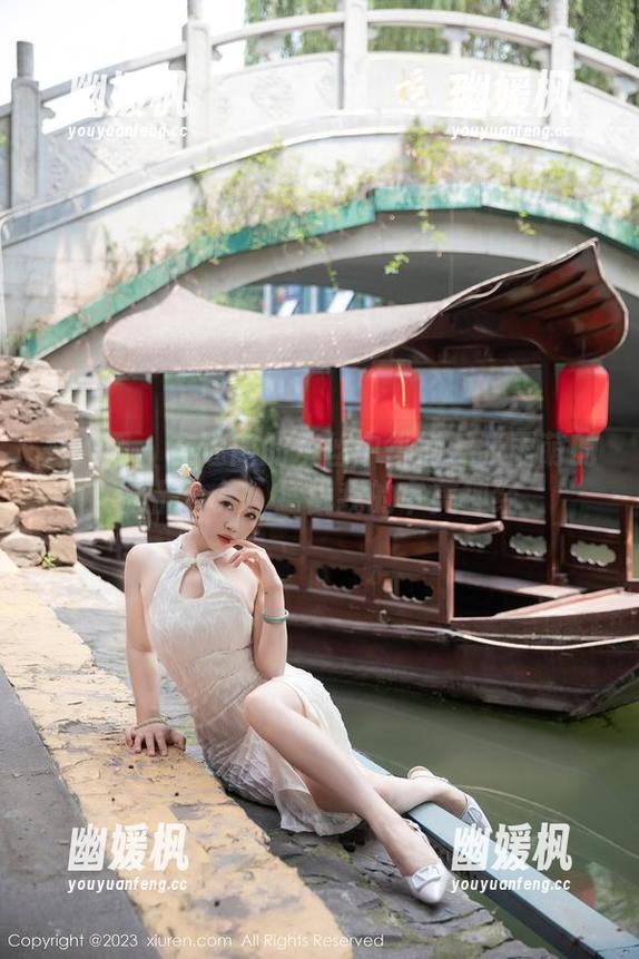 秀人网 - 在迷离的灰丝中徘徊：张雨萌的极品合集，猛戳我的审美神经