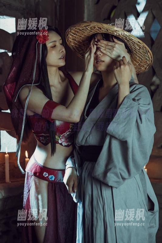 秋和柯基的雀斑少女，图库里就是每日上的小确幸，赶忙下载起来。