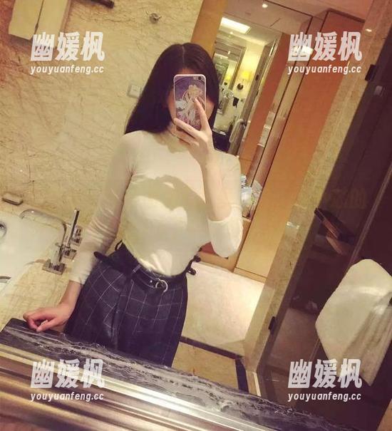 微密圈 - 微信朋友圈风暴来袭：童小芯的图库下载挑战！