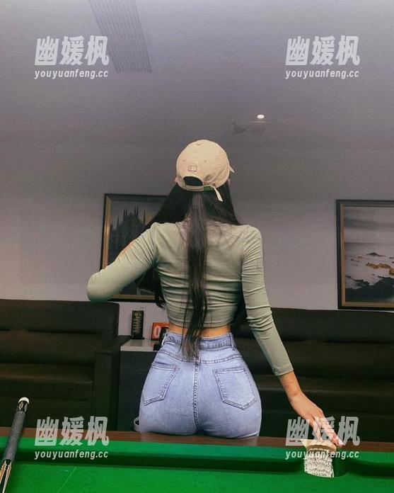 微密圈 - 这双红底高跟鞋比宝藏还值钱，粉色的猪陈佩奇撒花了！图包赶快收藏！