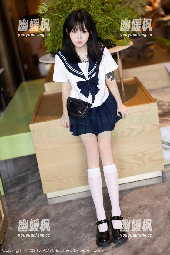 语画界 - 分享王馨瑶yanni的泳衣搭配，想问有没有人跟我一样迷上了？