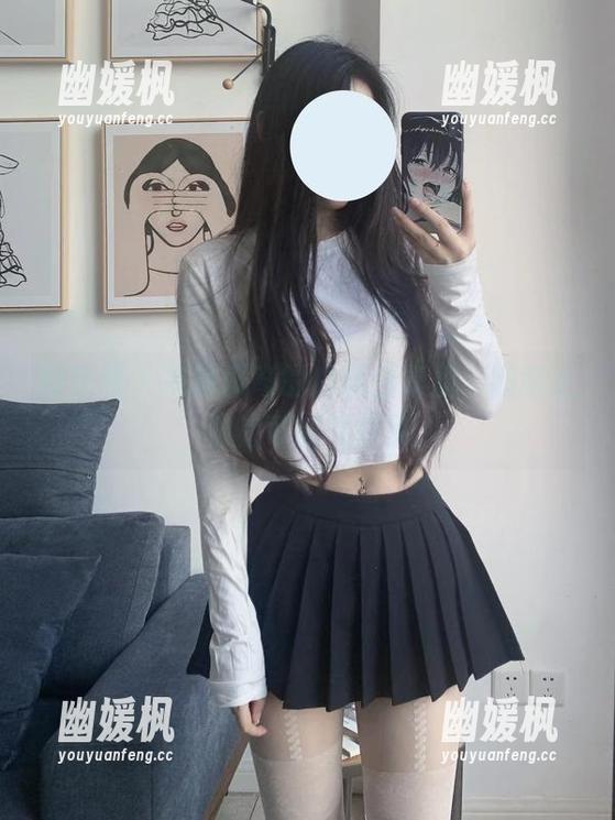微密圈 - 在陈佩奇的白丝合集里，随意走神的可能性真多