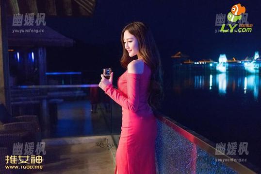 青豆客 - 无圣光，罗婉莹水手服怎么就那么能撩？