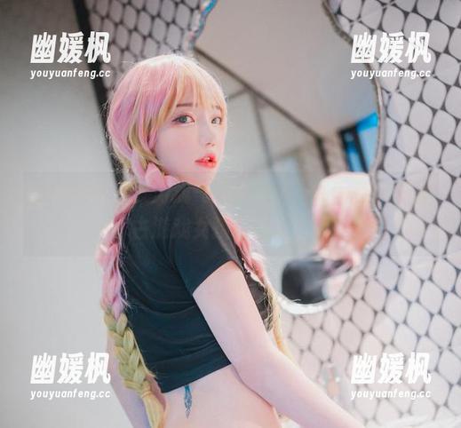 腿腿更长了，游戏气息也够重：韩国孙乐乐复古游戏女孩私拍无下限